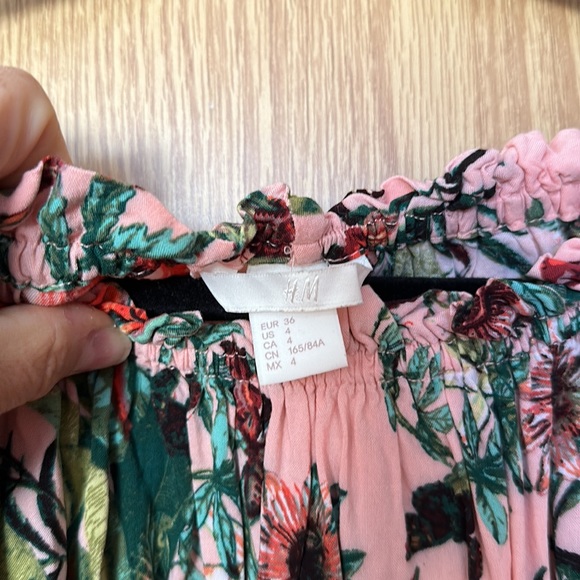 Floral Flowy Top - Picture 3 of 7